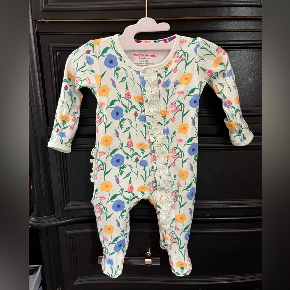 Magnetic me le jardin organic cotton ruffle parent favorite footie newborn